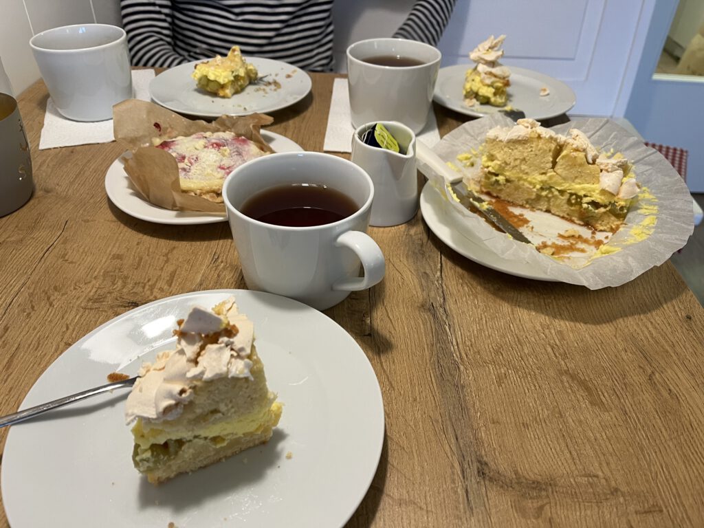 Top 3 der Cafés in St. Peter-Ording, Friesentorte, Kuchen SPO, Kleines Friesen-Törtchen Im Bad 37 Appartementhaus Loreley, Café, Kaffee 